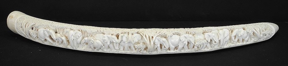African Carved Tusk Elephant Procession, 34 3/8"L, 4087g, NO EXPORT.: African Carved Tusk Elephant Procession, 34 3/8"L, 4087g, NO EXPORT.