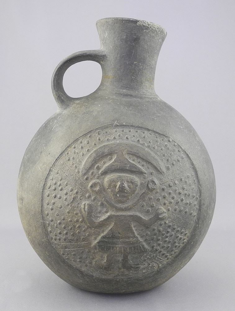 Pre-Columbian Peruvian Chimu Blackware Vessel, 8 3/8", 572g. (1 of 6)