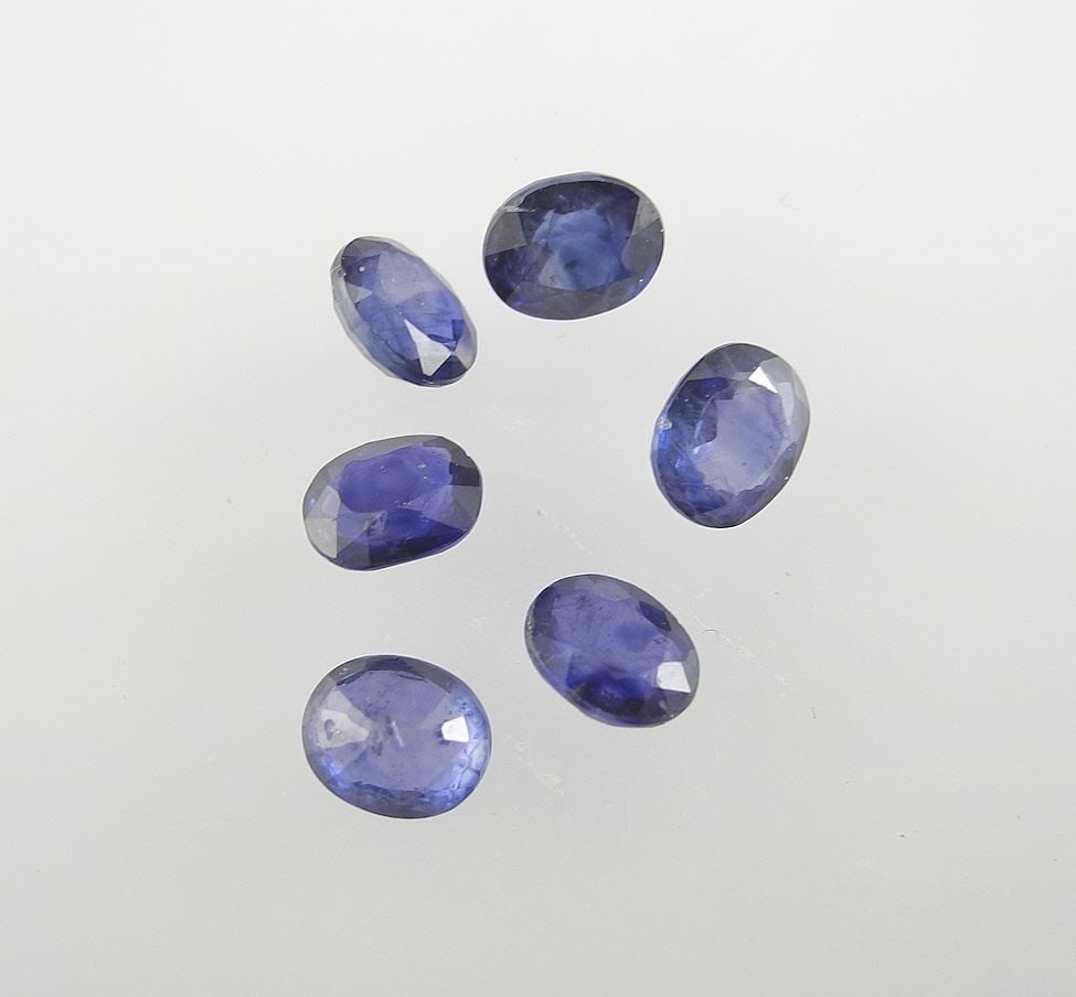5.26ct Oval Cut Blue Sapphire Gemstone ($7,890 Appraisal).: 5.26ct Oval Cut Blue Sapphire Gemstone ($7,890 Appraisal).