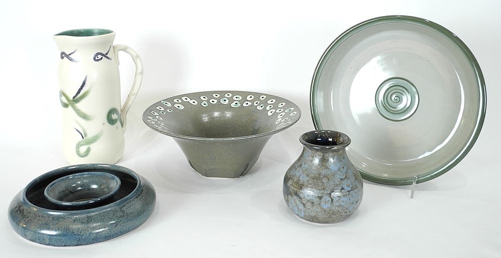 Five Pieces Various Ceramics: Anita x 2/MEB/2 Unidentified. (1 of 3)