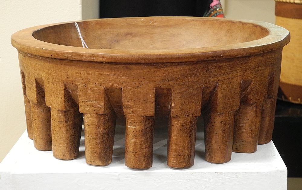 Oceanic Kava Bowl, 21 Legs, 4 1/2 x 12 1/4" Diameter.: Oceanic Kava Bowl, 21 Legs, 4 1/2 x 12 1/4" Diameter.