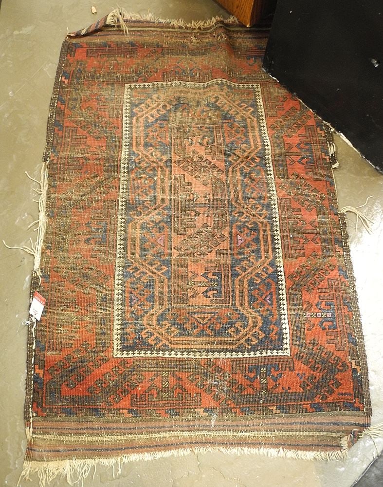 Vintage Hand Knotted Persian Rug Approximately 4'8" x 2'11" (all over wear noted).: Vintage Hand Knotted Persian Rug Approximately 4'8" x 2'11" (all over wear noted).