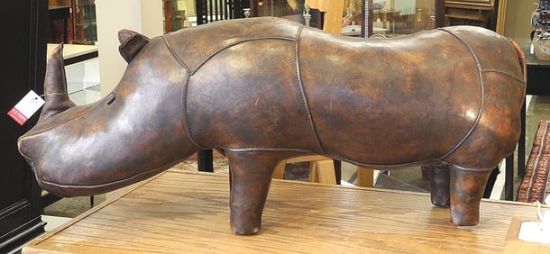 These auctions feature a hand-picked selection of our finest treasures by Lunds Auction & Appraisers Specialists.
