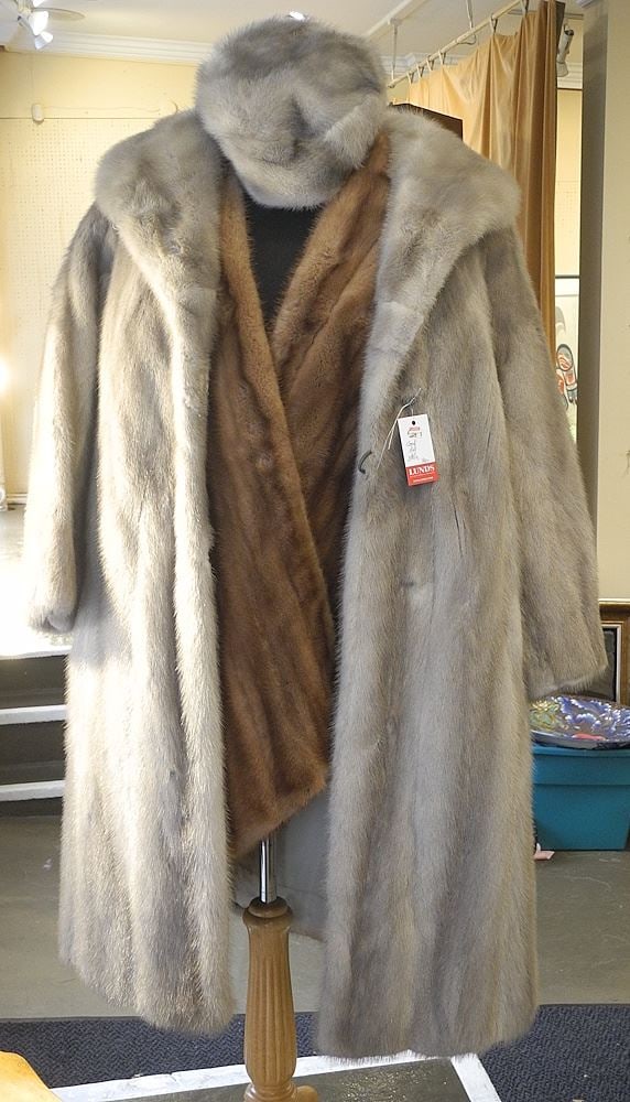 Hudson's Bay Co. Silver Mink Full Length Coat & Hat with Champagne Stoll. (1 of 5)