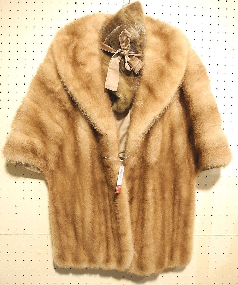 Champagne Mink Stole with Similar Hat, NO EXPORT. (1 of 2)