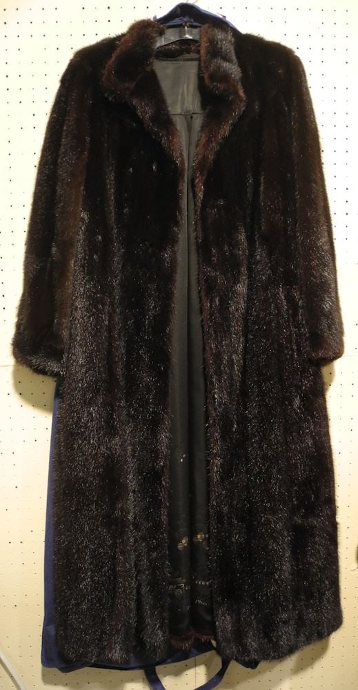 Pelz-Schiele Nurnberg Full Length Mink Coat, 44"h.: Pelz-Schiele Nurnberg Full Length Mink Coat, 44"h.