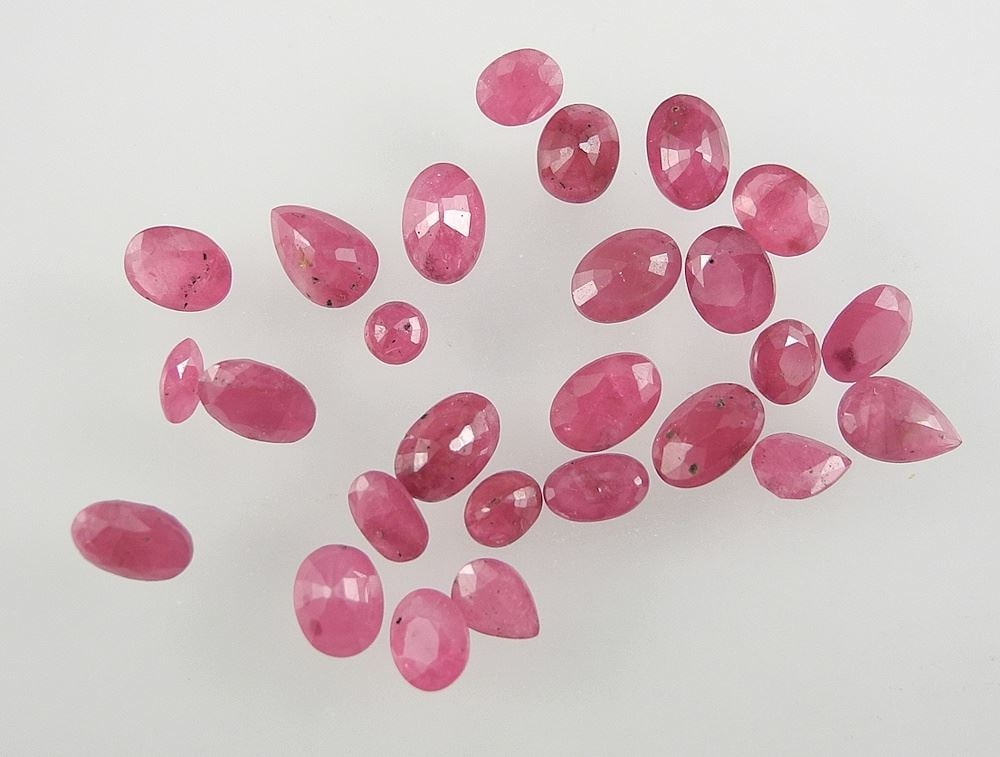 10.59ct Star Cut Ruby Gemstone Parcel ($15,885 Appraisal). (1 of 1)