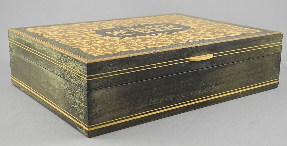 Sorrentine Marquetry Box, 2 1/2 x 9 1/4 x 7".: Sorrentine Marquetry Box, 2 1/2 x 9 1/4 x 7".