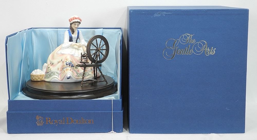 Royal Doulton The Gentle Arts "Spinning", HN2390 with Box.: Royal Doulton The Gentle Arts "Spinning", HN2390 with Box.