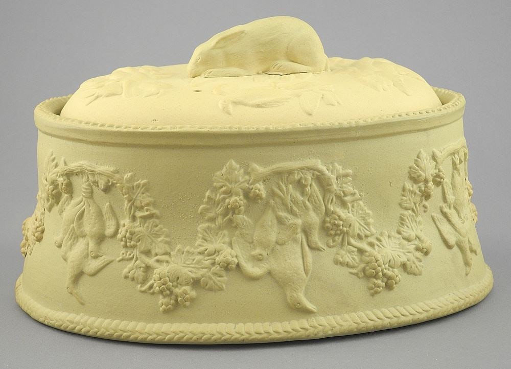 Wedgwood Caneware Game Pie Dish with Lid, 10 1/2" in length. (1 of 3)