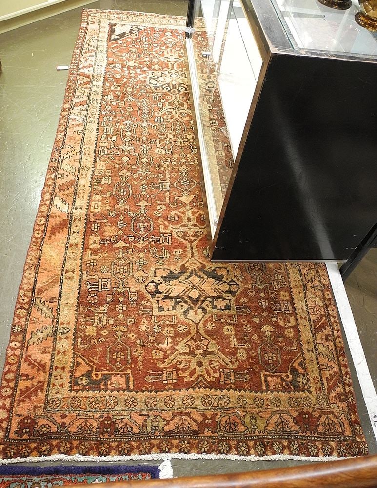 Kurdish Rug Approximately 4'1" x 9'10". (233): Kurdish Rug Approximately 4'1" x 9'10". (233)