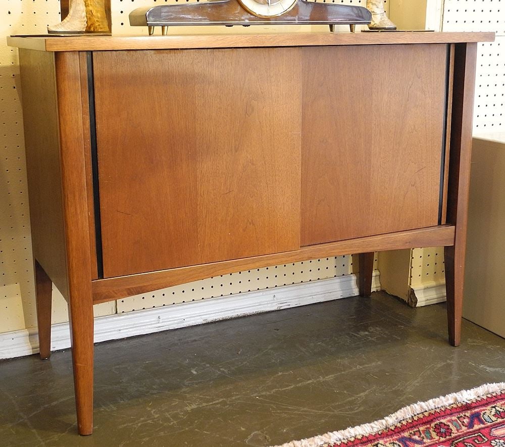 Canadian Walnut LP Cabinet, 27 3/4 x 36 1/4 x 15 3/4".: Canadian Walnut LP Cabinet, 27 3/4 x 36 1/4 x 15 3/4".