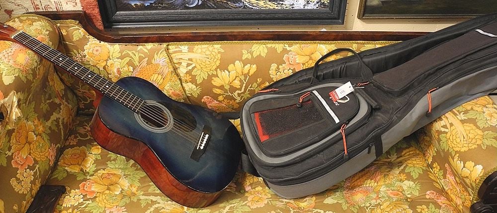 Bravo BD-20US Guitar with Profile Nylon Case / Electric Pick up Strings.: Bravo BD-20US Guitar with Profile Nylon Case / Electric Pick up Strings.