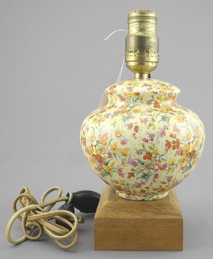 Vintage Royal Winton "Sweet Nancy" Chintz Lamp, TH 10".: Vintage Royal Winton "Sweet Nancy" Chintz Lamp, TH 10".
