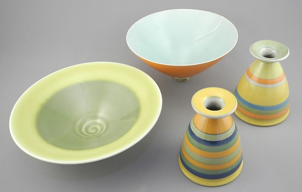 Two Mastro Paolo Orvieto Vases & Two Everted Rim Bowls, 2 1/2 - 4 1/4"h.: Two Mastro Paolo Orvieto Vases & Two Everted Rim Bowls, 2 1/2 - 4 1/4"h.