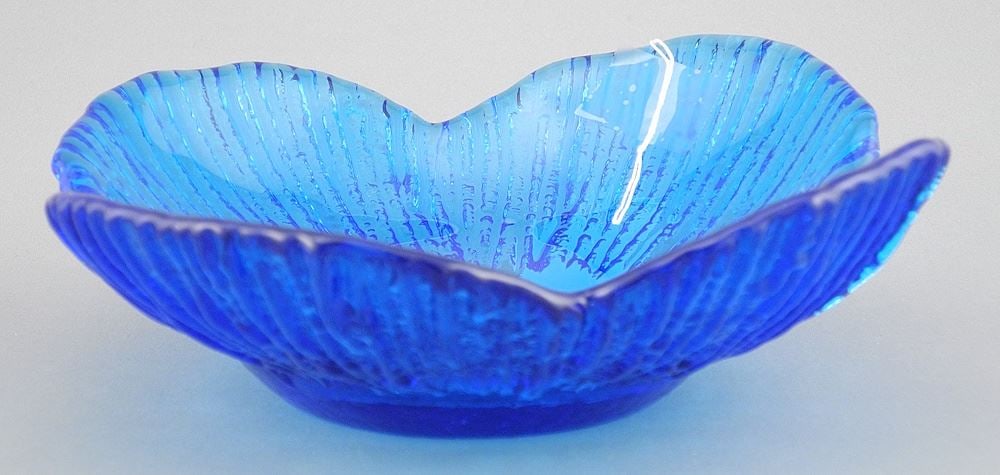 Blenko Blue Glass Petal Trinket Dish , 6 5/8" Diameter.: Blenko Blue Glass Petal Trinket Dish , 6 5/8" Diameter.