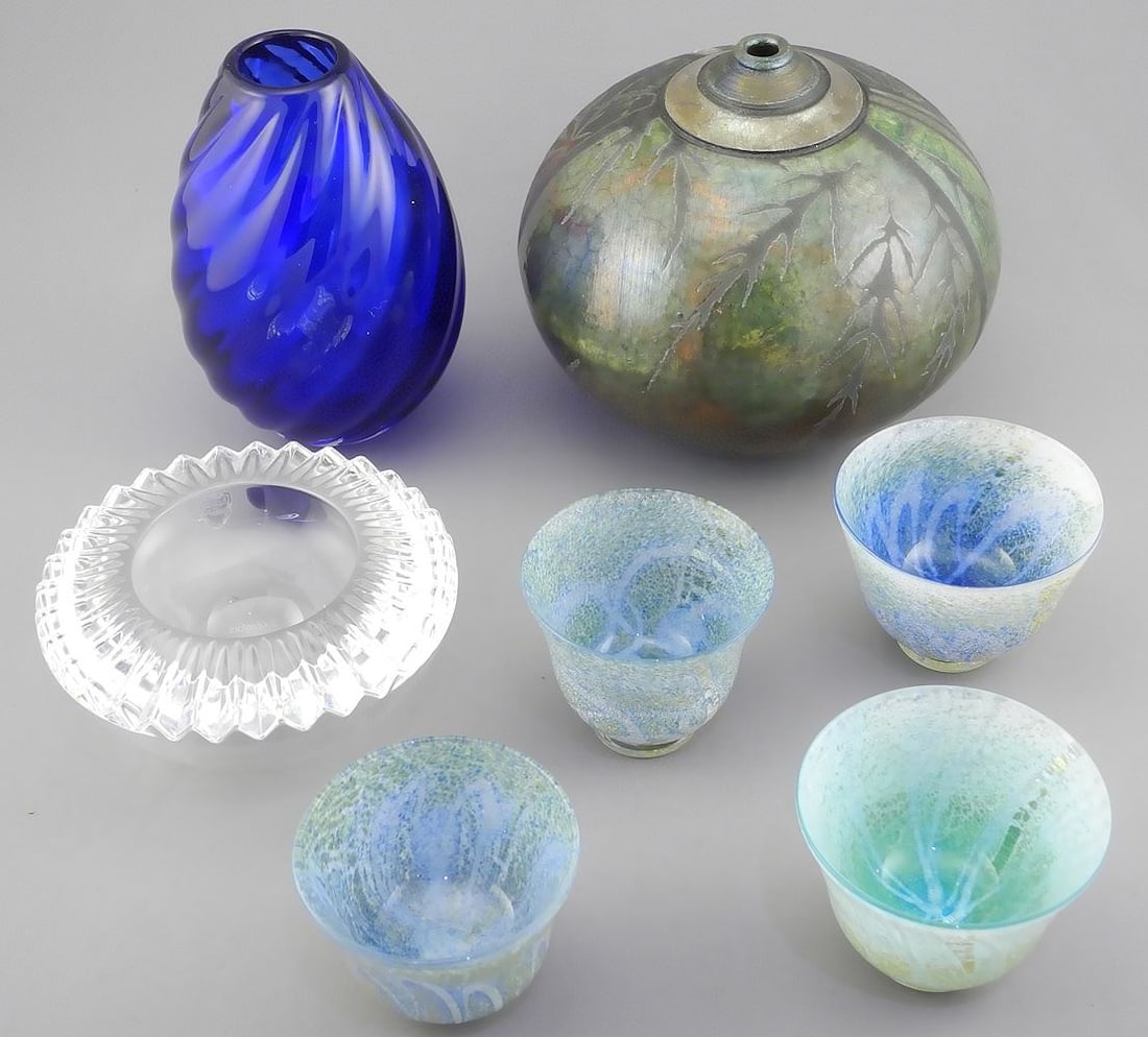 Archimede Seguso Vase (5"h) with Raku Vase/4 Glass Cups/Orrefors Cindrica.: Archimede Seguso Vase (5"h) with Raku Vase/4 Glass Cups/Orrefors Cindrica.