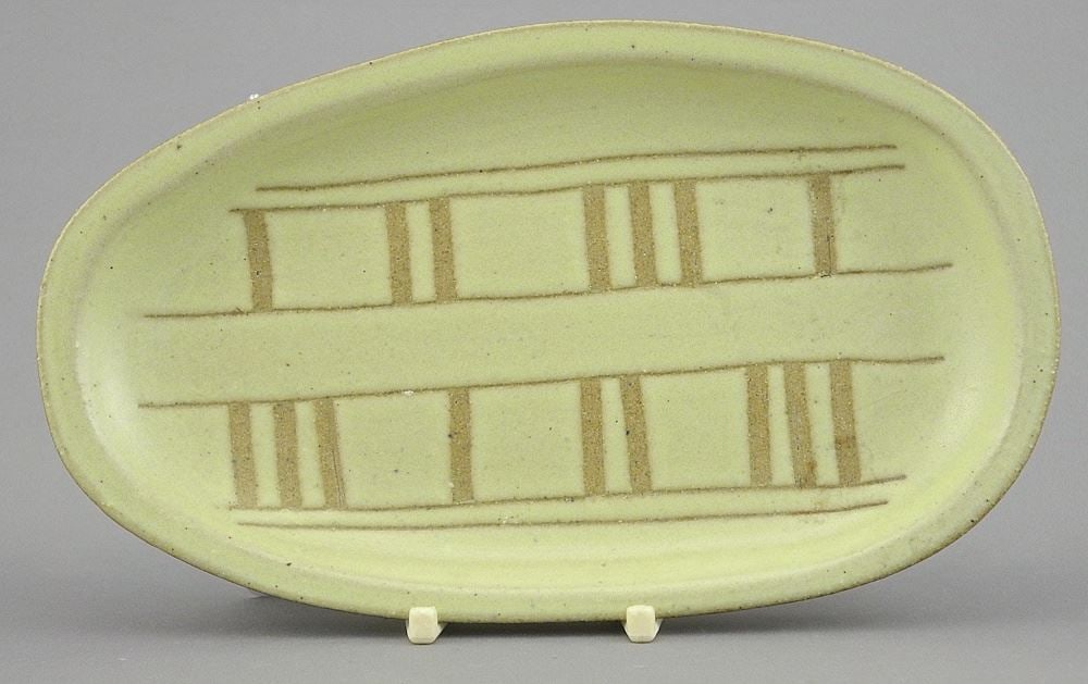 Stoneware Dish signed (Gordon & Jane) Martz P230, 7 1/4"L.: Stoneware Dish signed (Gordon & Jane) Martz P230, 7 1/4"L.