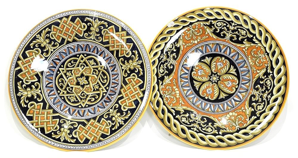 Near Pair of Deruta Pottery Chargers , 16" Diameter.: Near Pair of Deruta Pottery Chargers , 16" Diameter.