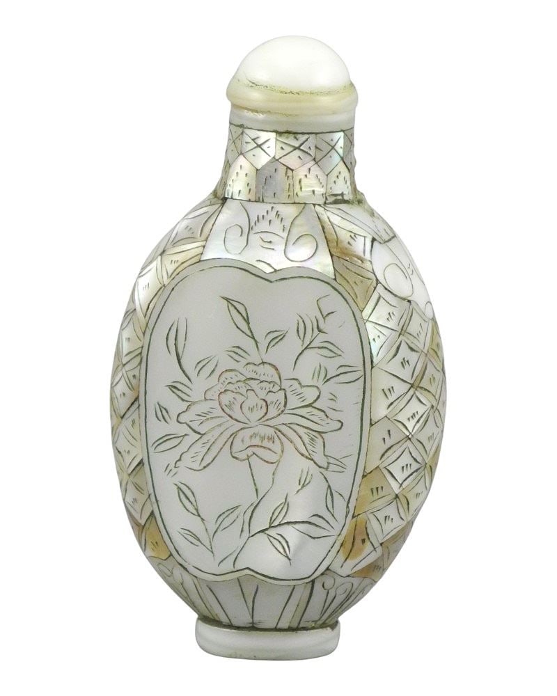 Chinese Mother of Pearl Snuff Bottle , 2 1/8"h, 15g.: Chinese Mother of Pearl Snuff Bottle , 2 1/8"h, 15g.