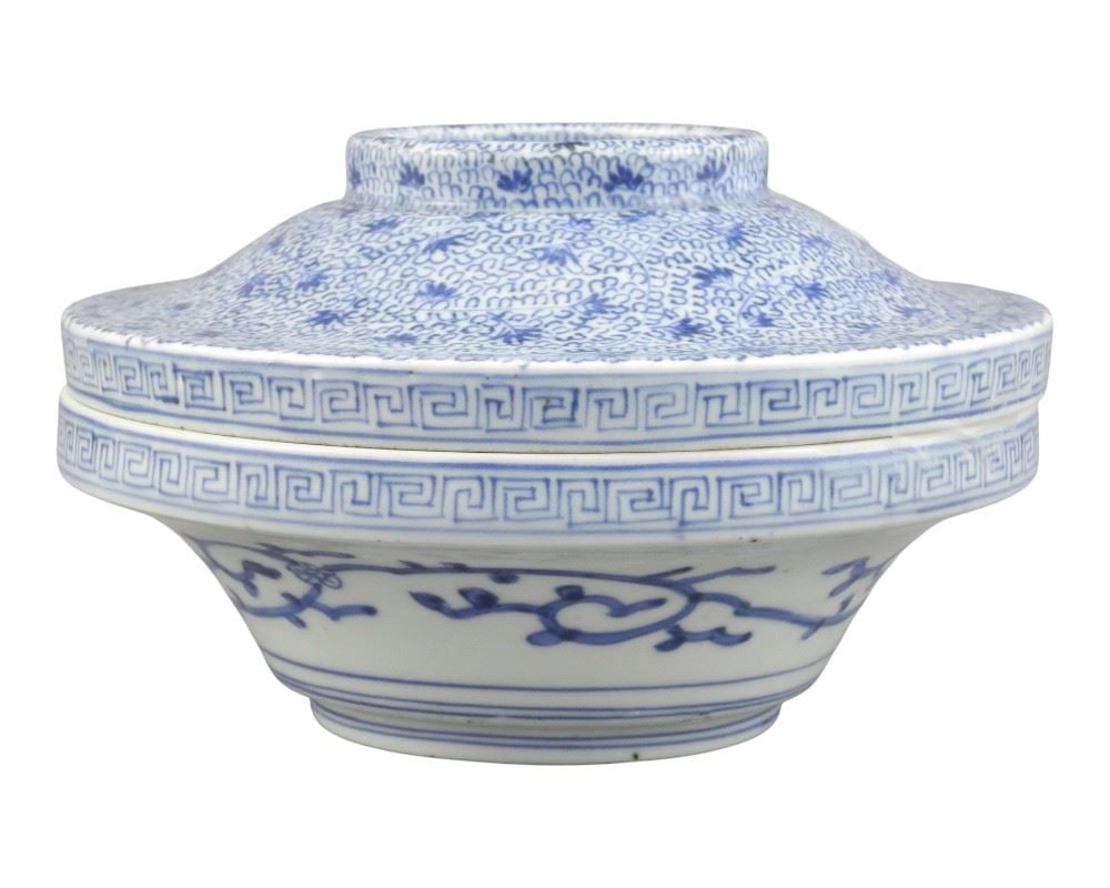 Chinese Qing Blue & White Porcelain Covered Bowl, 3 5/8 x 6" Diameter. (1 of 2)