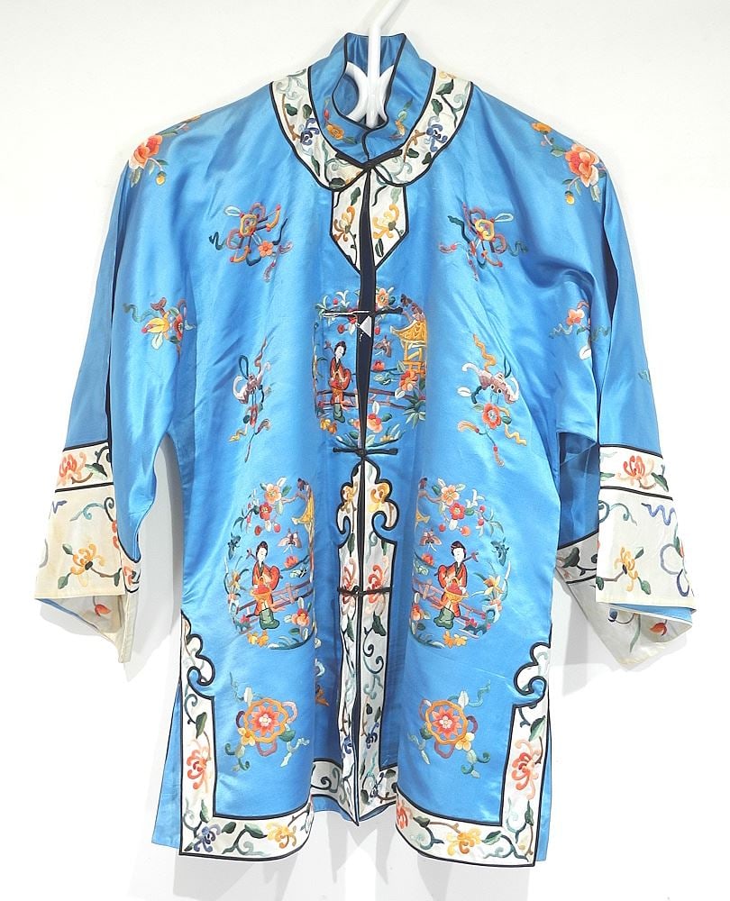 Chinese Silk Robe Size Small. (1 of 2)