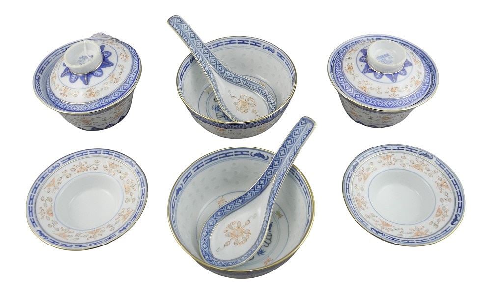 20th C. 70's Blue & White Lingong Porcelain Tea Cup/Bowl/Spoon Set, 4 1/2" Diameter.: 20th C. 70's Blue & White Lingong Porcelain Tea Cup/Bowl/Spoon Set, 4 1/2" Diameter.