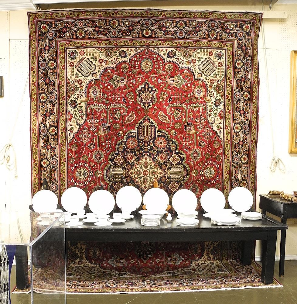 Hand Knotted Tabriz Carpet Approximately 8'2" x 11'4". (1 of 3)