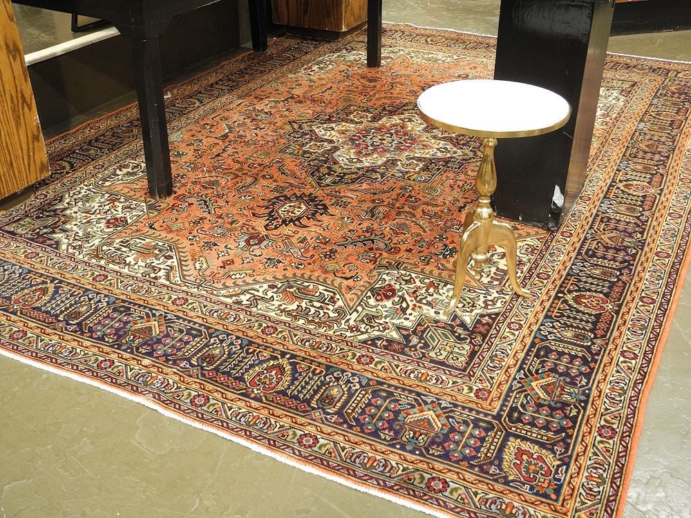 Hand Knotted Tabriz Carpet Approximately 8'1" x 11'1". (1 of 5)