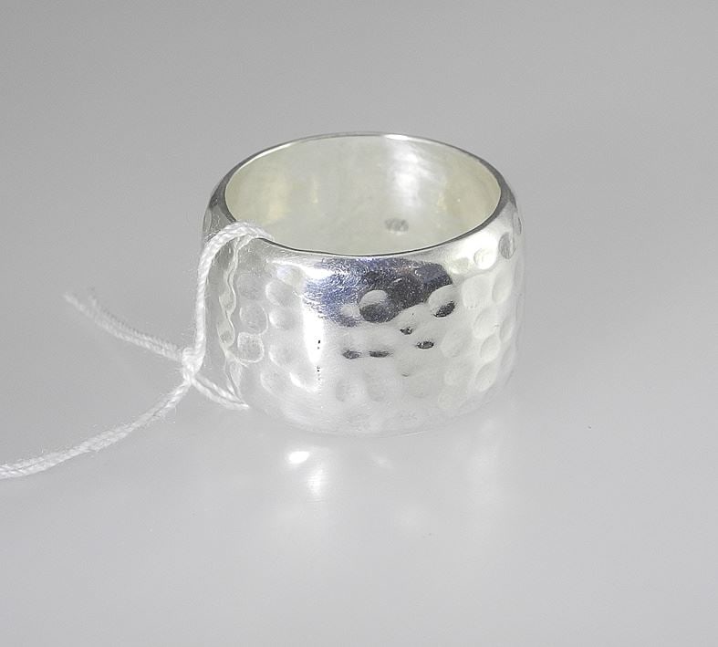 Silver (925) Hammered Gents Ring, Size 11 1/2, 11.7g.: Silver (925) Hammered Gents Ring, Size 11 1/2, 11.7g.