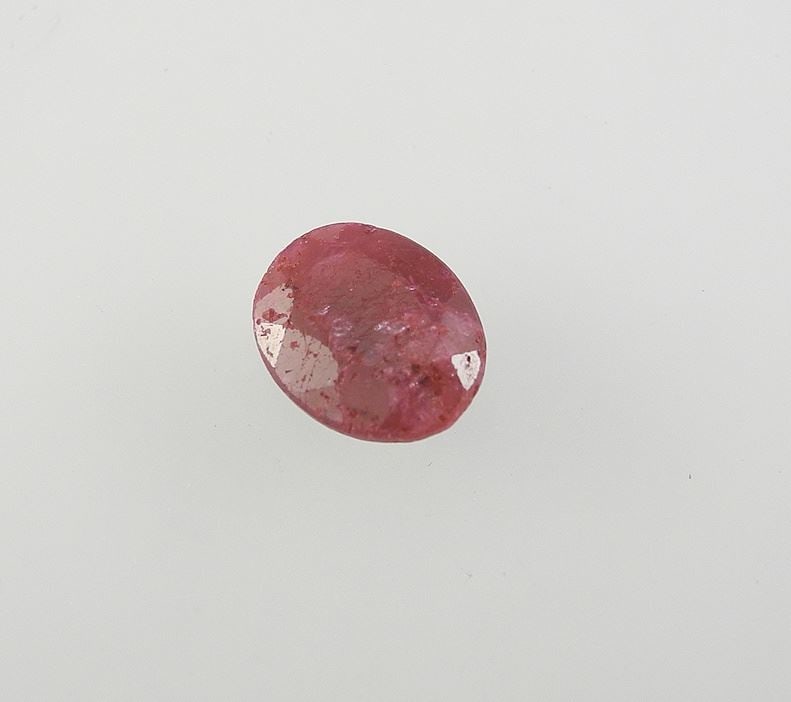 5.7ct Certified Untreated Ruby Gemstone. (1 of 2)