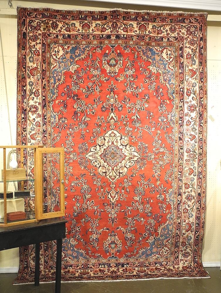 Hand Knotted Hamedan Carpet Approximately 6'11" x 10'5". (1 of 5)