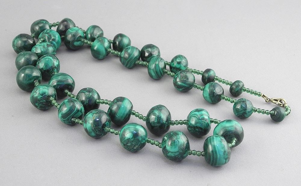 Antique Malachite Gemstone Necklace, 30"L, 231g.: Antique Malachite Gemstone Necklace, 30"L, 231g.