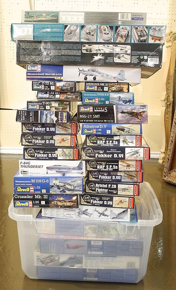 Collection of Revell & Roden Tank & Plane Model Kits (approx. 29/as found).: Collection of Revell & Roden Tank & Plane Model Kits (approx. 29/as found).