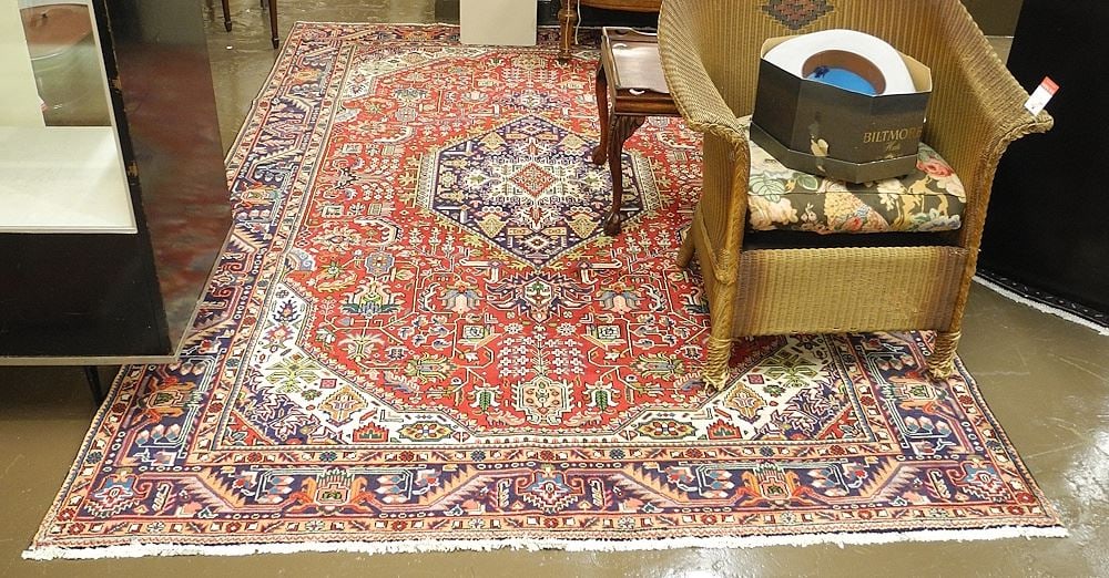 Kashan Carpet Approximately 6'9" x 10'1".: Kashan Carpet Approximately 6'9" x 10'1".