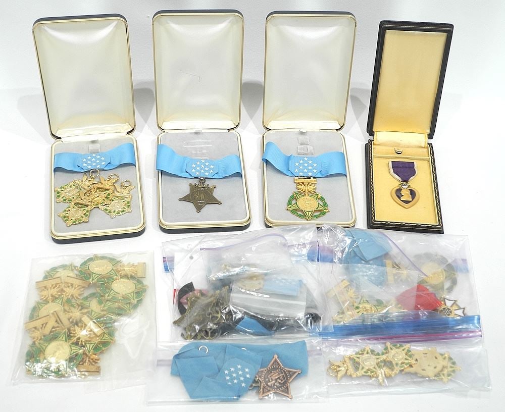 Collection of American Militaria. (1 of 4)