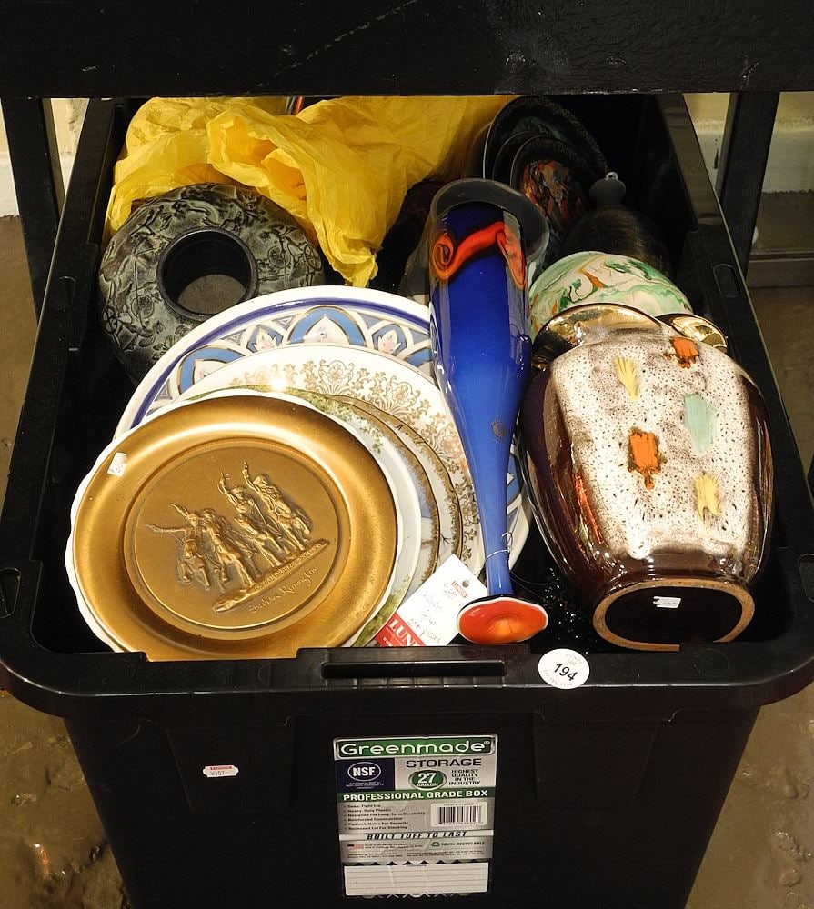 Collection of Ornamental Crystal & China Glass Wares: Chinese/Amethyst Inuit Castings/Plated.: Collection of Ornamental Crystal & China Glass Wares: Chinese/Amethyst Inuit Castings/Plated.