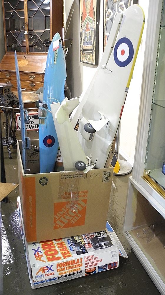 Collection of Model Aircraft & Accessories. (1 of 1)