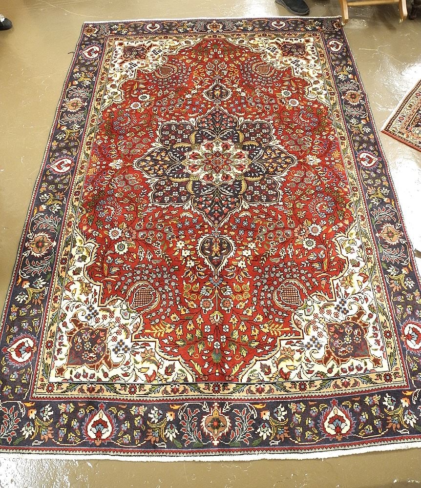 Kashan Carpet Approximately 6'3" x 9'7". (1 of 3)