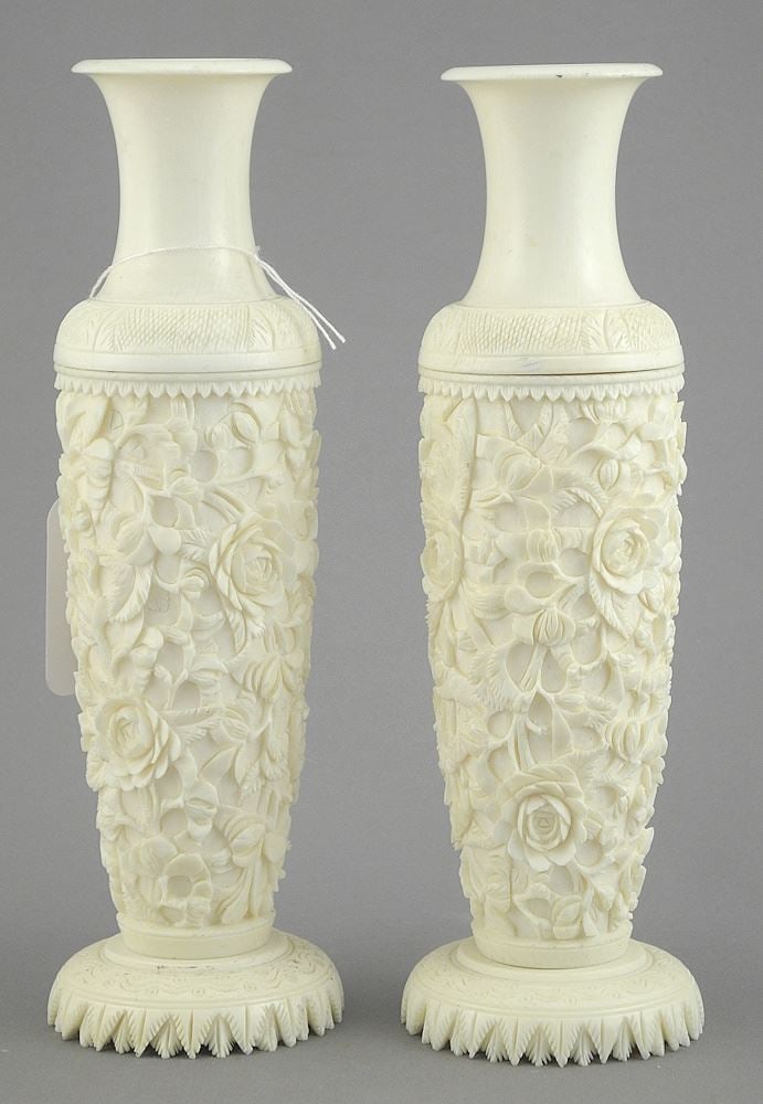 Pair of Chinese Vases, 7"h, CANADIAN BIDDERS ONLY.: Pair of Chinese Vases, 7"h, CANADIAN BIDDERS ONLY.