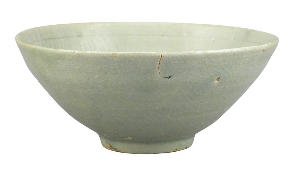 Celadon Bowl, 2 3/4 x 6 1/2" Diameter.: Celadon Bowl, 2 3/4 x 6 1/2" Diameter.