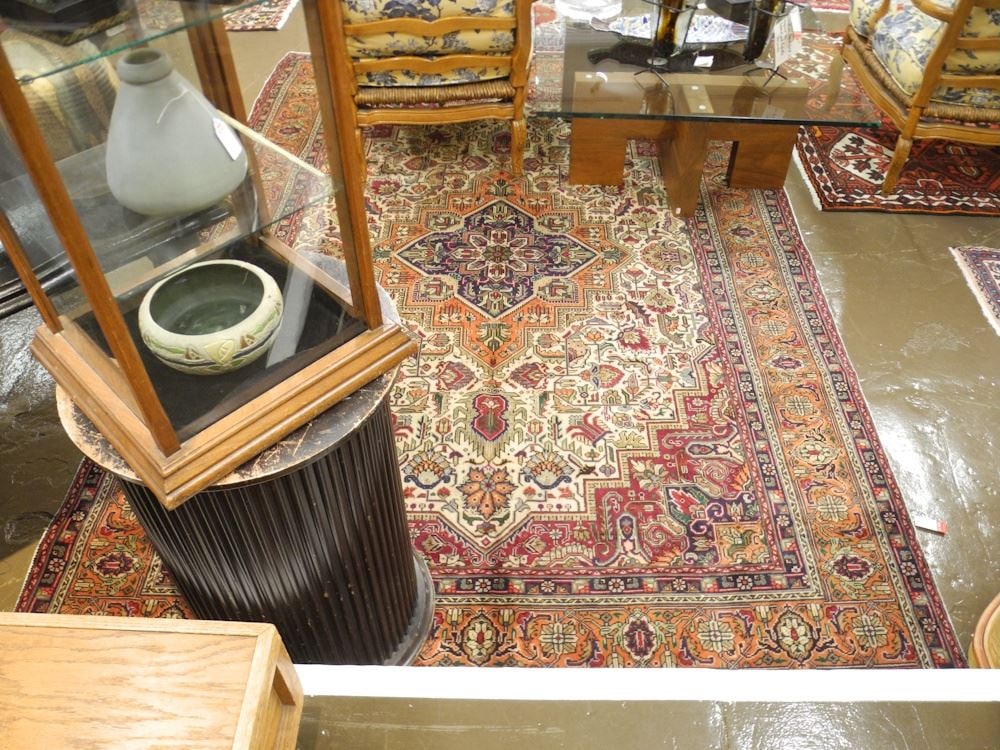 Hand Knotted Tabriz Carpet Approximately 6'6" x 9'11". (1 of 5)