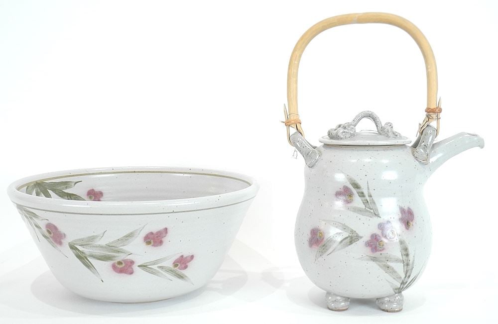 Stoneware Pitcher & Basin signed (Evelyn) Wlyskow, Basin 5 1/4"h.: Stoneware Pitcher & Basin signed (Evelyn) Wlyskow, Basin 5 1/4"h.