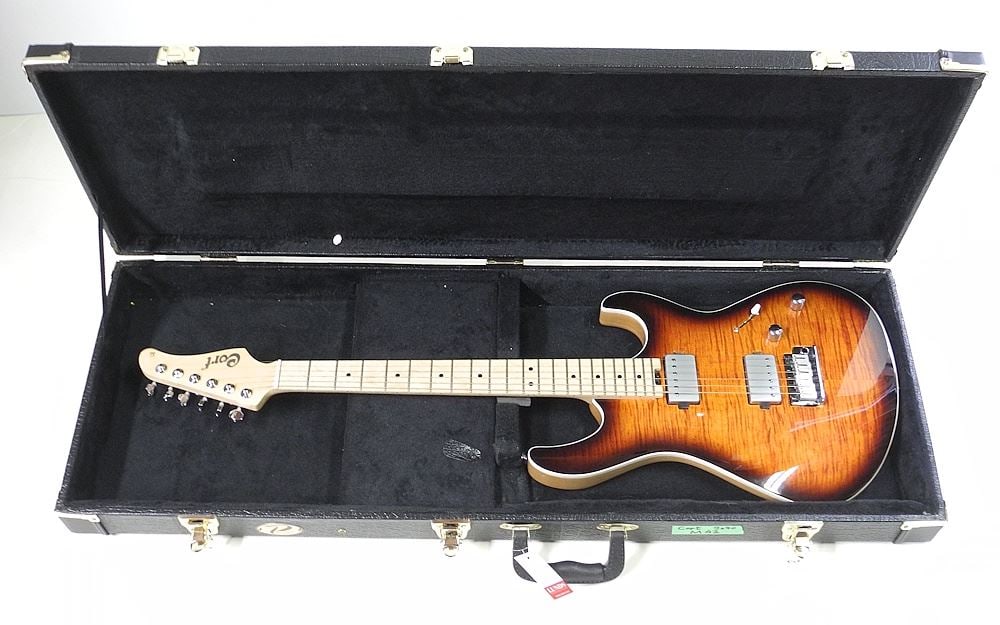 Croft G290 Fat Electric Guitar 200812744 with Hard Case.: Croft G290 Fat Electric Guitar 200812744 with Hard Case.