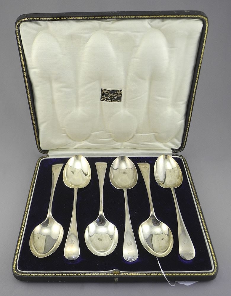 Cased Set of Six Hallmarked Silver Table Spoons, 8 3/8"L, 460g. (1 of 7)