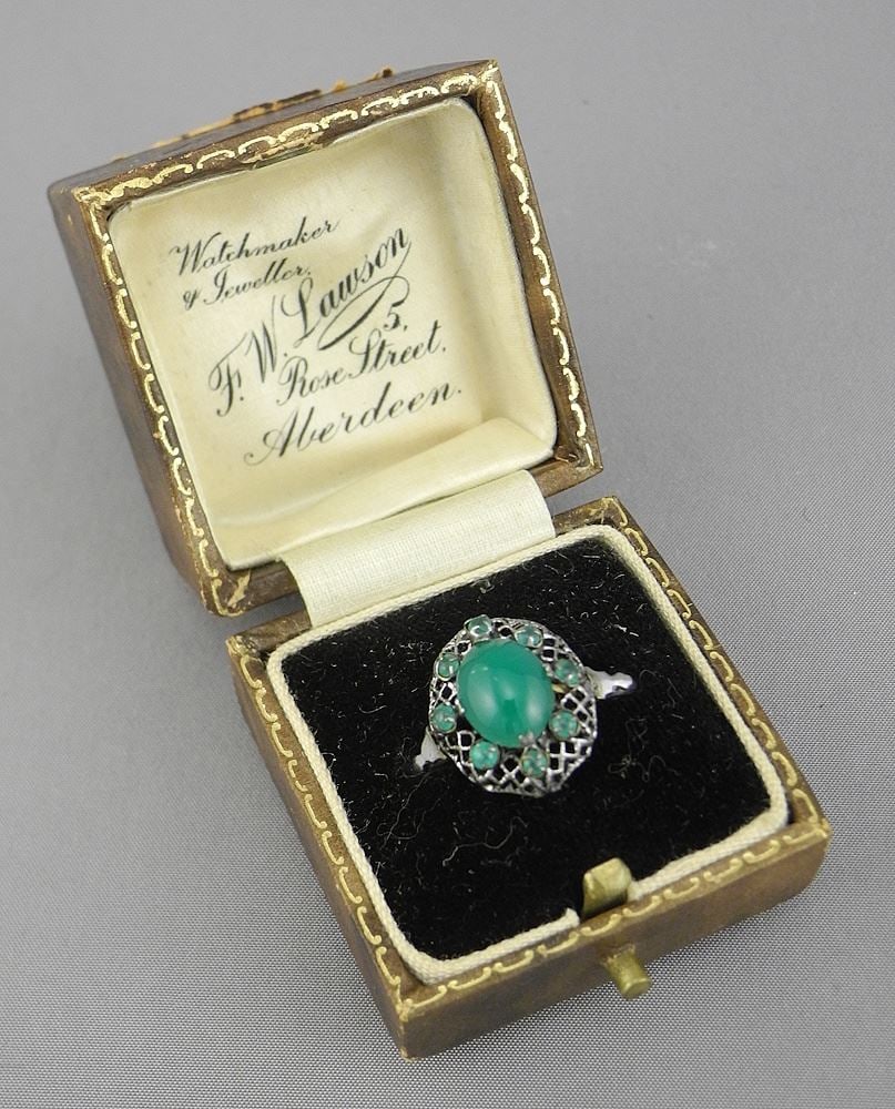 Unmarked White Metal Jade Cabochon & Green Stone Ring, Size 6 1/4, 2.1g, with Box. (1 of 6)