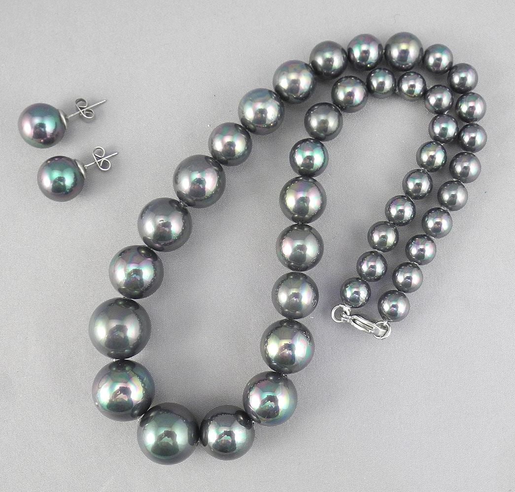Peacock Graduated Shell Pearl Necklace (17 1/2"L) & Earrings. (1 of 3)
