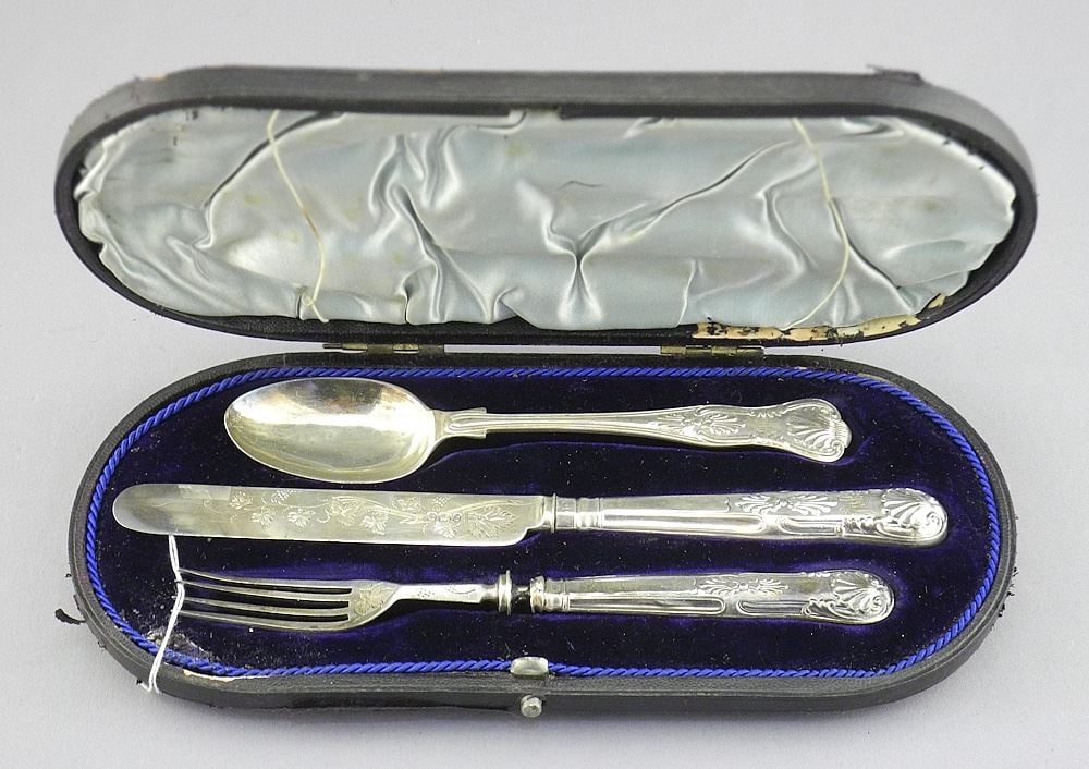 Hallmarked Silver Child's Cutlery Set, Cased, 7 1/2"L, TW 94g. (1 of 5)