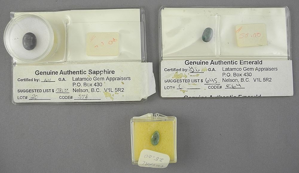 One Sapphire & Two Emerald Gemstones: One Sapphire & Two Emerald Gemstones