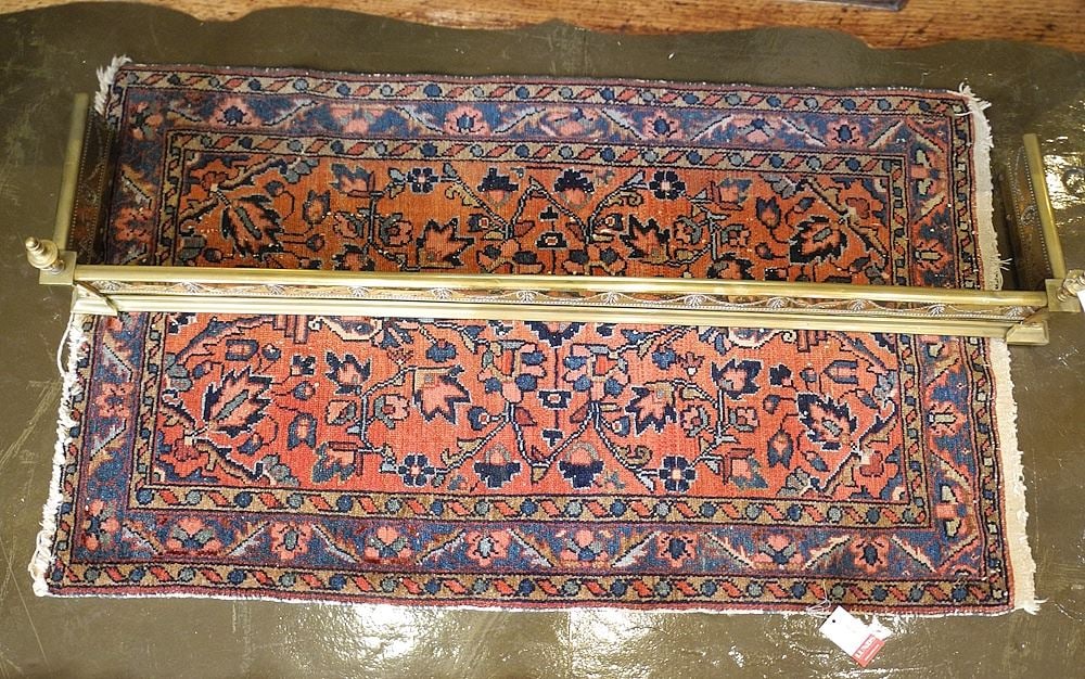 Asian Rug Approximately 2'5" x 4'1".: Asian Rug Approximately 2'5" x 4'1".